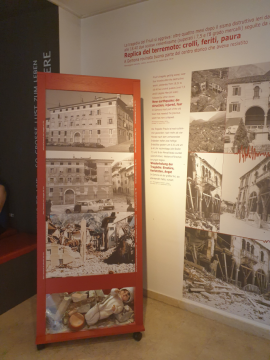 Gemona del Friuli - ekspozycja fotograficzna poświęcona trzęsieniu ziemi w 1976 r