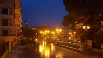 Grado - centrum  miasta wieczorem